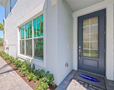 3542 Nw Solange Court - Photo Thumbnail 2