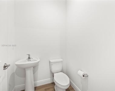 3542 Nw Solange Court - Photo Thumbnail 16