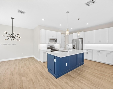 3542 Nw Solange Court - Photo Thumbnail 9
