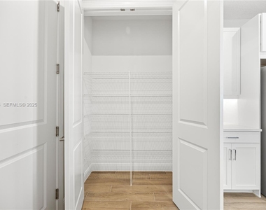 3542 Nw Solange Court - Photo Thumbnail 10