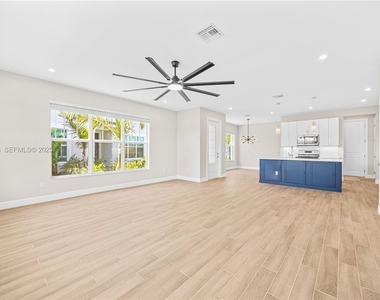 3542 Nw Solange Court - Photo Thumbnail 11