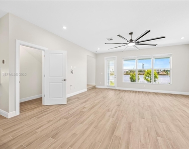 3542 Nw Solange Court - Photo Thumbnail 14