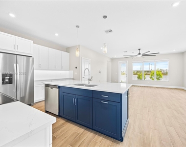 3542 Nw Solange Court - Photo Thumbnail 6