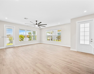 3542 Nw Solange Court - Photo Thumbnail 13