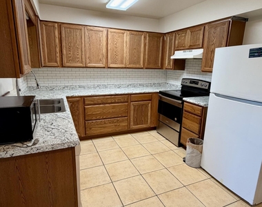 12624 N 105th Avenue - Photo Thumbnail 9