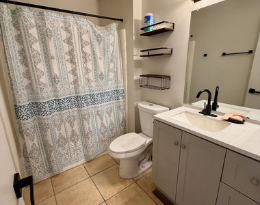 12624 N 105th Avenue - Photo Thumbnail 5