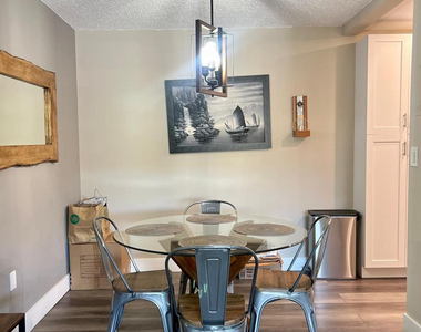 4040 N Hills Drive - Photo Thumbnail 2