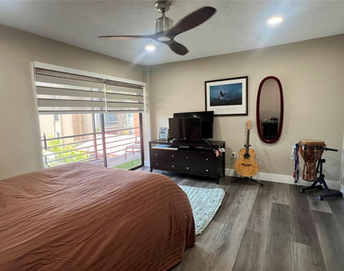 4040 N Hills Drive - Photo Thumbnail 5