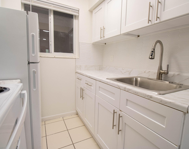 1727 Liberty Street - Photo Thumbnail 3