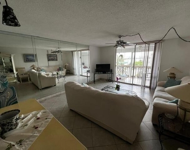 1001 Ne 14th Avenue - Photo Thumbnail 7