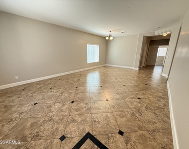 2208 N 93rd Lane - Photo Thumbnail 15