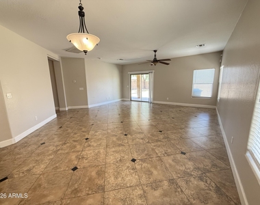 2208 N 93rd Lane - Photo Thumbnail 3