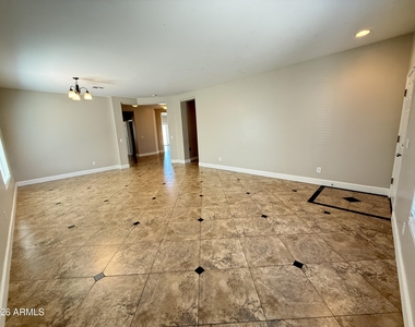 2208 N 93rd Lane - Photo Thumbnail 16