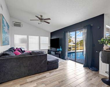 601 Sw Icon Avenue - Photo Thumbnail 16