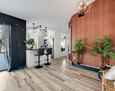 601 Sw Icon Avenue - Photo Thumbnail 15