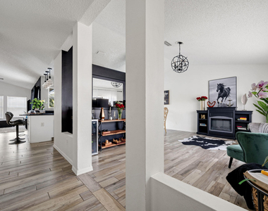 601 Sw Icon Avenue - Photo Thumbnail 5
