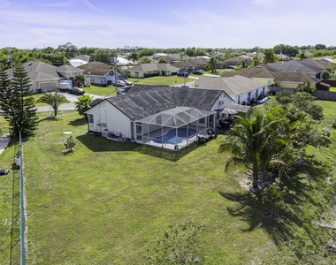601 Sw Icon Avenue - Photo Thumbnail 23