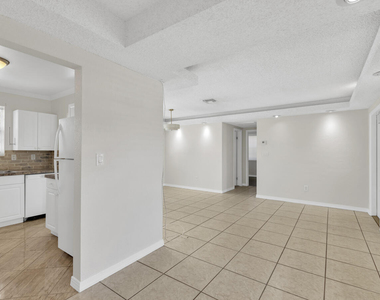 261 Ne 42nd Street - Photo Thumbnail 7