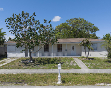261 Ne 42nd Street - Photo Thumbnail 28