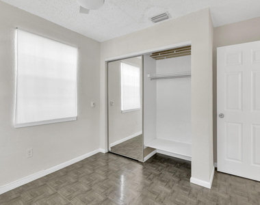 261 Ne 42nd Street - Photo Thumbnail 14