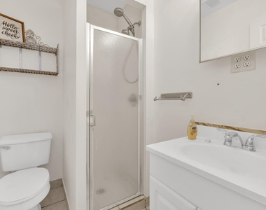 261 Ne 42nd Street - Photo Thumbnail 21