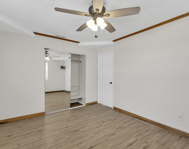 261 Ne 42nd Street - Photo Thumbnail 12