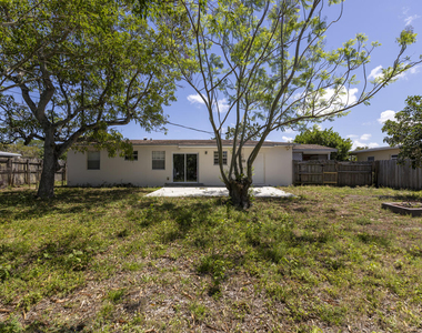 261 Ne 42nd Street - Photo Thumbnail 25