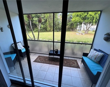 1009 Green Pine Boulevard - Photo Thumbnail 15
