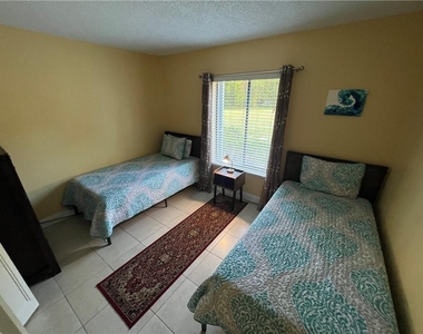 1009 Green Pine Boulevard - Photo Thumbnail 18