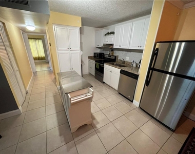 1009 Green Pine Boulevard - Photo Thumbnail 13