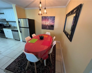 1009 Green Pine Boulevard - Photo Thumbnail 14