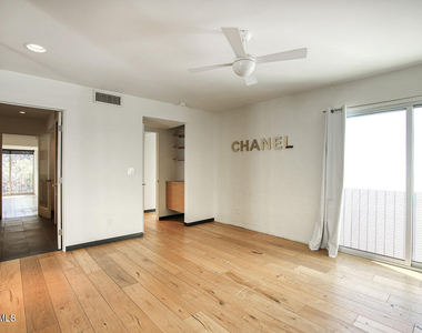3261 E Camelback Road - Photo Thumbnail 21