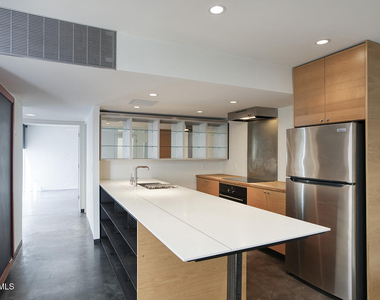 3261 E Camelback Road - Photo Thumbnail 11