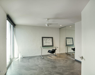 3261 E Camelback Road - Photo Thumbnail 15