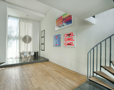 3261 E Camelback Road - Photo Thumbnail 3