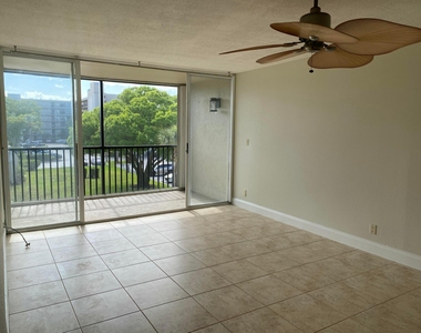 4 Royal Palm Way - Photo Thumbnail 20