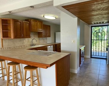4 Royal Palm Way - Photo Thumbnail 3