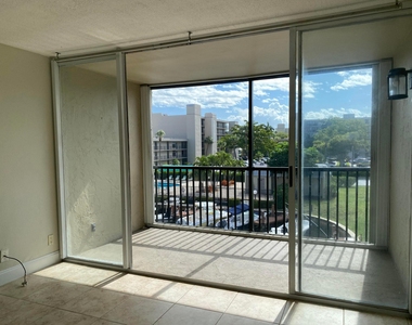 4 Royal Palm Way - Photo Thumbnail 6