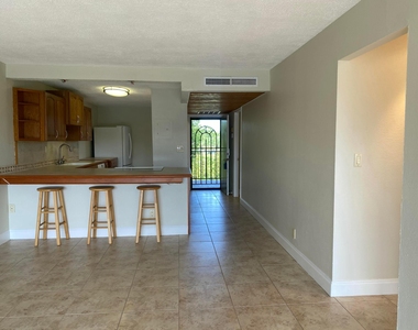 4 Royal Palm Way - Photo Thumbnail 16