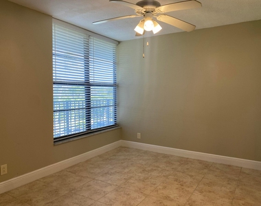 4 Royal Palm Way - Photo Thumbnail 17