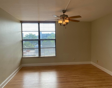 4 Royal Palm Way - Photo Thumbnail 15