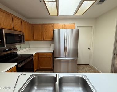 11766 E Becker Lane - Photo Thumbnail 5