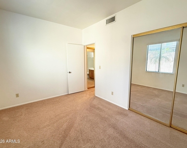 11766 E Becker Lane - Photo Thumbnail 16
