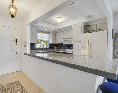 308 Golfview Road - Photo Thumbnail 3