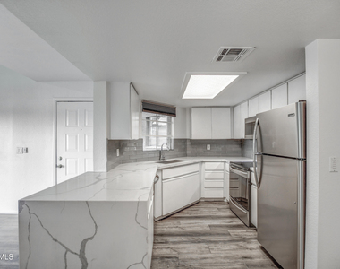 4850 E Desert Cove Avenue - Photo Thumbnail 15
