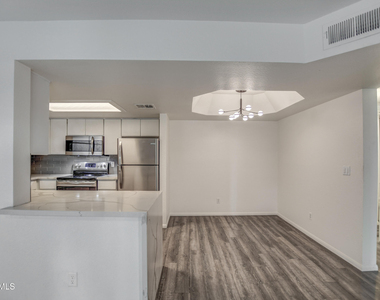 4850 E Desert Cove Avenue - Photo Thumbnail 17