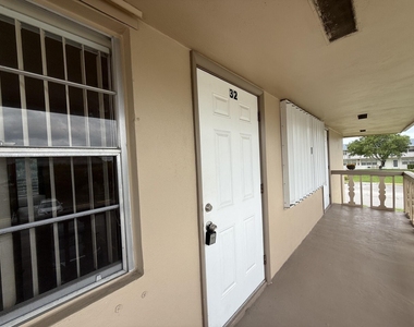 32 Kingswood B - Photo Thumbnail 7