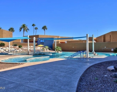10747 W Hope Drive - Photo Thumbnail 29