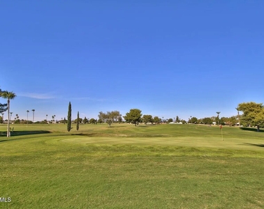 10747 W Hope Drive - Photo Thumbnail 27