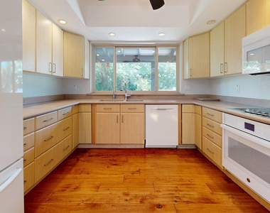 2534 S Grandview Avenue - Photo Thumbnail 8